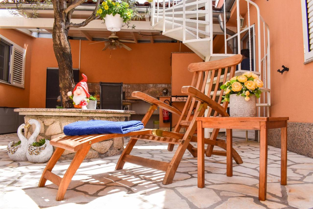 Kuca Za Odmor Antic - Holiday House Antic Novi Vinodolski Exterior foto